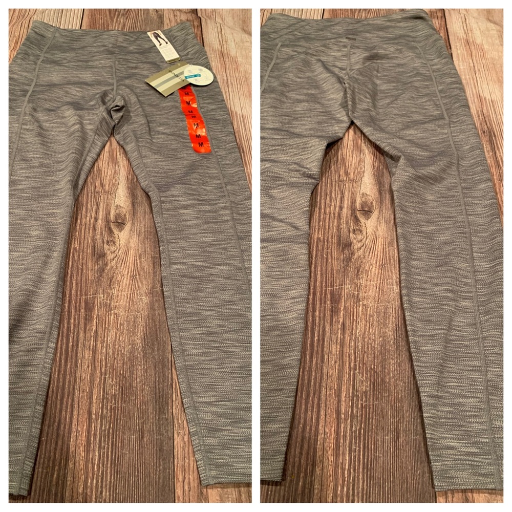 NWT Mondetta High Waisted Leggings size M
B304
